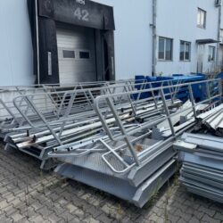 Pakiet 16 sztuk schodów metalowych - PRZETARG 22-09-2026